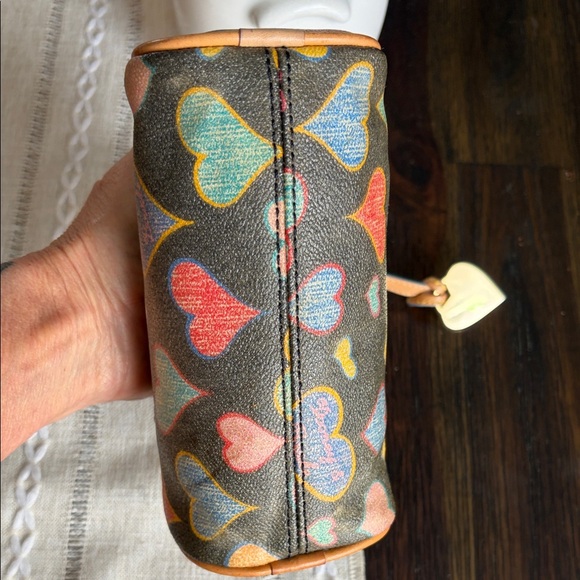 VINTAGE Dooney & Bourke Scribble Hearts Mini Barrel bag - Picture 3 of 12